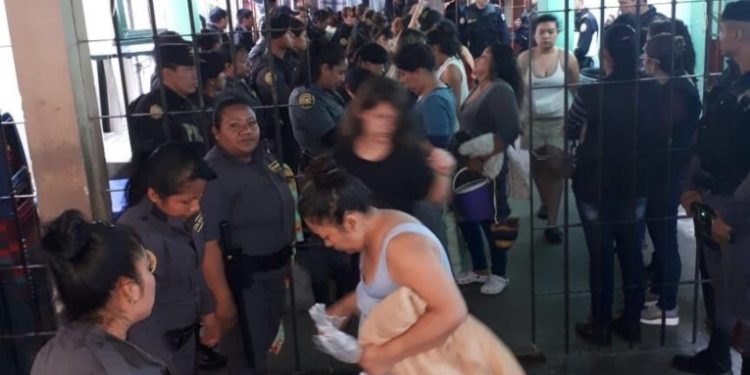 Buscan impartir educación a privadas de la libertad