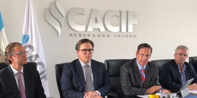 Buscan vacunar a trabajadores