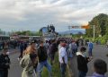 Buses extraurbanos bloquean tránsito en Carretera a El Salvador