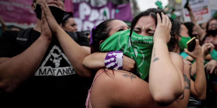 Cámara de diputados de Argentina aprueba legalización del aborto