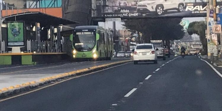 Calzada Aguilar Batres recibirá mantenimiento nocturno esta semana, anuncia la comuna capitalina