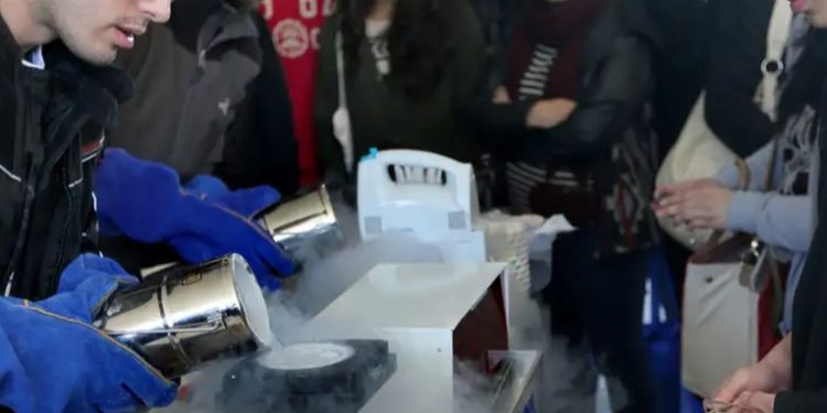 Canadá limita las visas de estudiantes a dos años