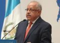 Canciller Carlos Ramiro Martínez se prepara para responder preguntas en interpelación en el Congreso