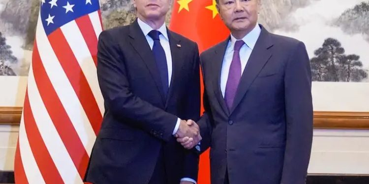 Canciller chino advierte a Blinken deterioro de relaciones