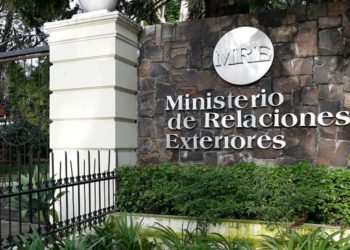 Cancillerí­a incrementará apoyo consular a migrantes guatemaltecos