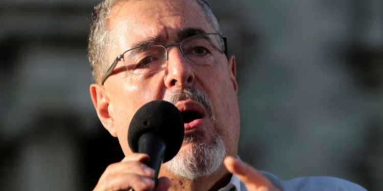 Candidato sorpresa en elecciones Guatemala quiere expandir relaciones con China