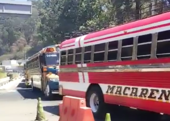 Caos vehicular en la ciudad por protestas y trabajos de recapeo