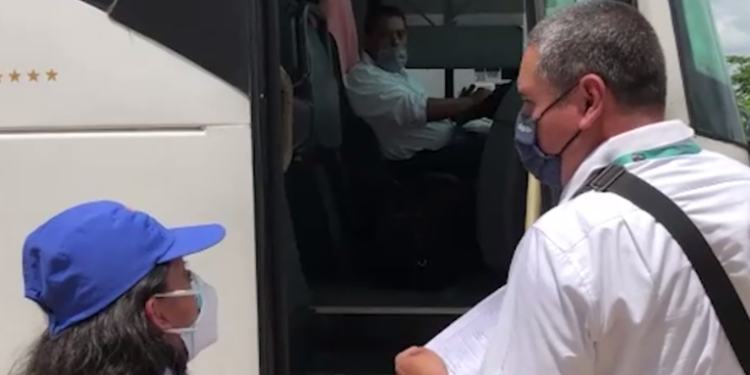 Capacitan a personal de empresas de transporte