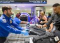 Captan a agentes de seguridad robando dinero a los pasajeros en un aeropuerto de EE.UU.