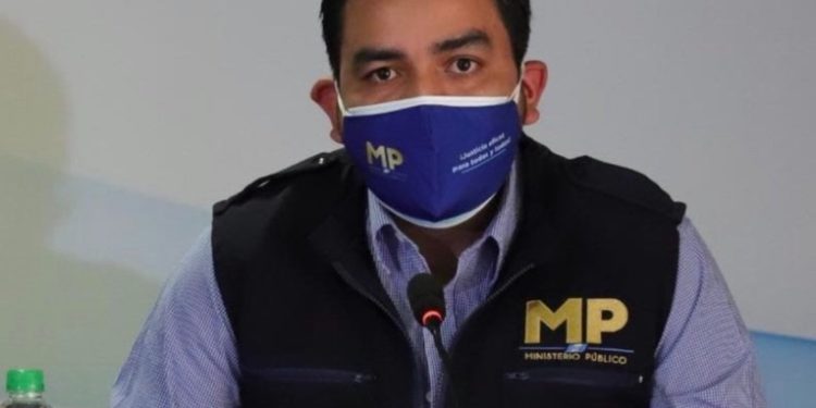 Capturan a auxiliar fiscal por ocultar información en el caso 'Libramiento de Chimaltenango'