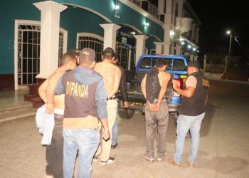 Capturan a coyotes guatemaltecos que movilizaban a mareros salvadoreños