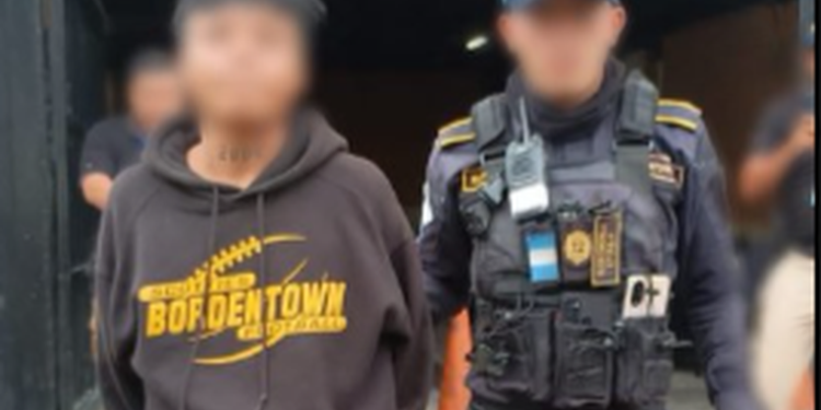 Capturan a Marcos Daniel Cunún en la zona 18 por la muerte del cantante Farruko Pop