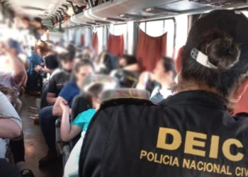 Capturan a tres coyotes con migrantes sudamericanas