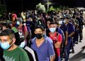 Caravana de migrantes ingresa a territorio guatemalteco