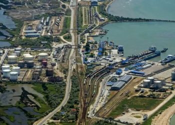 Carguero atacado por Ucrania se hunde en el sur de Rusia