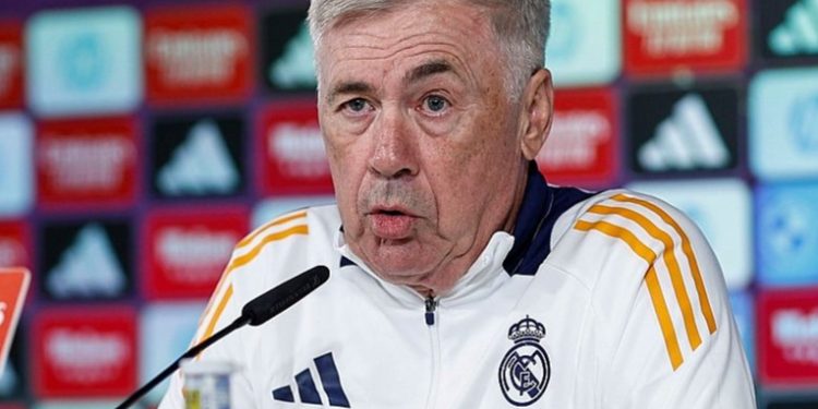 Carlo Ancelotti: 'Bellingham tiene que llevar una protección en el hombro, pero está disponible y jugará'
