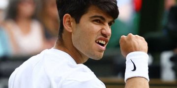 Carlos Alcaraz buscará revalidar el título de Wimbledon tras vencer a Daniil Medvedev en semifinales