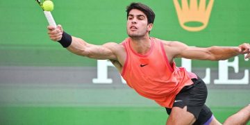 Carlos Alcaraz se impone a Monfils y se mete en cuartos de Shanghái