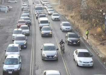 Carriles reversibles seguirán operando pese a la baja en el tránsito por el fin del ciclo escolar