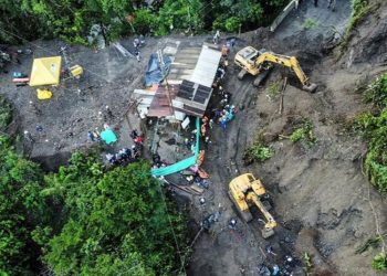 Casi 30 personas mueren en deslizamiento de tierra en Colombia