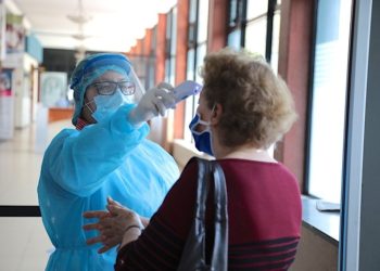 Casos positivos de COVID-19 continúan arriba de 6 mil diarios