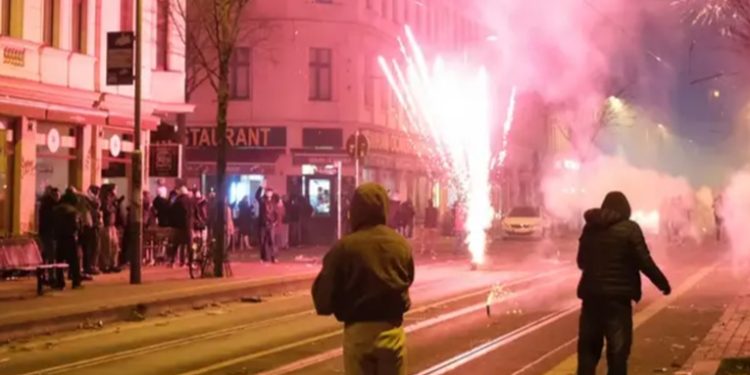 Celebraciones de Año Nuevo cobran cinco vidas en Alemania