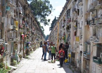 Cementerios nacionales se preparan para recibir a visitantes