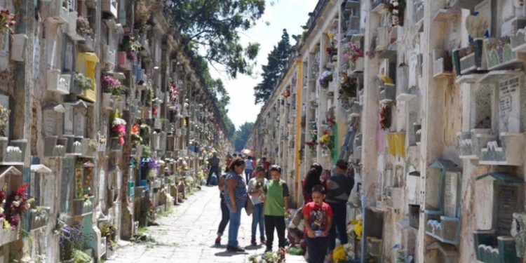 Cementerios nacionales se preparan para recibir a visitantes