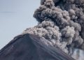 Ceniza del volcán de fuego se dispersa; Aeronáutica Civil en alerta