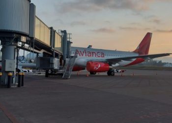 Cenizas obligan el cierre del Aeropuerto Internacional La Aurora