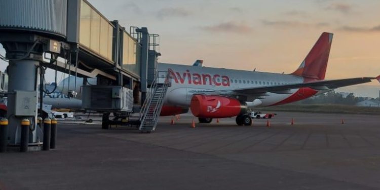 Cenizas obligan el cierre del Aeropuerto Internacional La Aurora