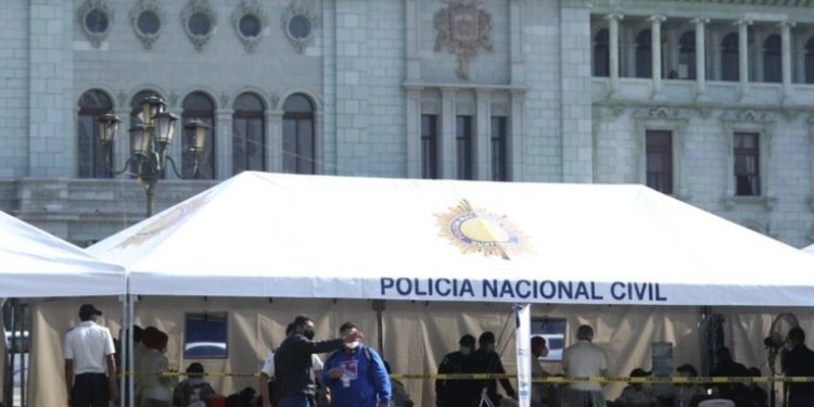 Centro de vacunación ubicado en la Plaza de la Constitución ya no atenderá fines de semana