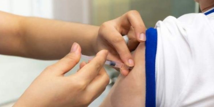 Centros de vacunación continúa registrando bajo número de interesados en inmunizarse