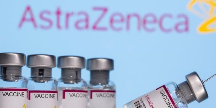 Centros de vacunación no cuentan con segundas dosis de Astrazeneca