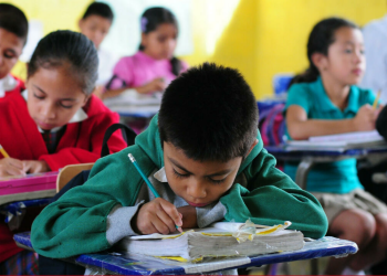 Centros educativos en municipios en color amarillo comenzarán a trabajar de manera hí­brida