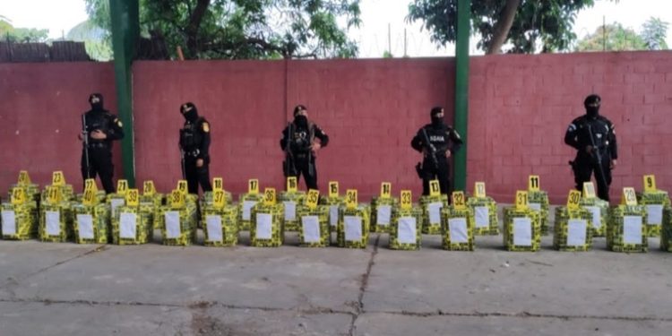 Cerca de cuatro toneladas de cocaí­na han sido incautadas en una semana por las fuerzas de seguridad