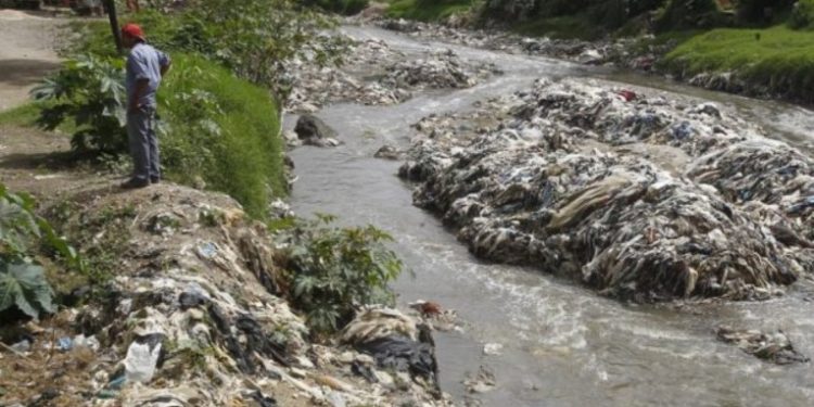 Cerca del 90% de los rí­os y lagos del paí­s se encuentran contaminados