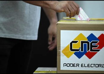 Chavismo proyecta mayoría legislativa absoluta