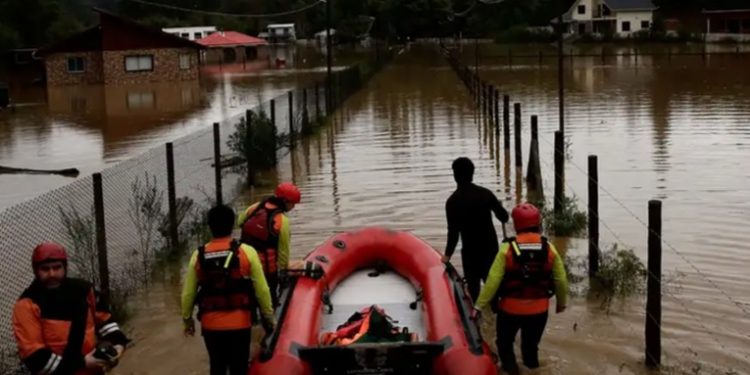 Chile en alerta máxima por intensas lluvias