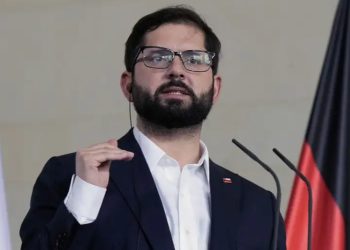 Chile: partido opositor busca juicio político contra Boric