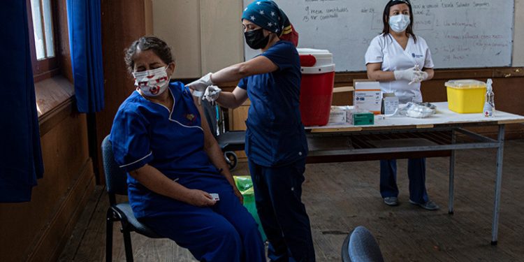 Chile se convierte en el país con más vacunados contra el Covid-19