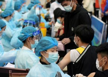 China alcanza los 1,000 millones de personas vacunadas