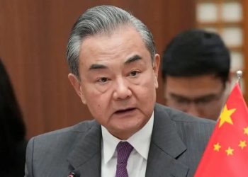 China asegura a Ucrania que no vende armas letales a Rusia