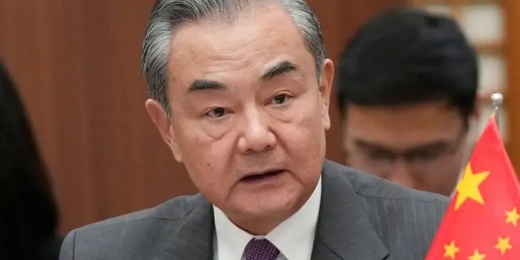 China asegura a Ucrania que no vende armas letales a Rusia