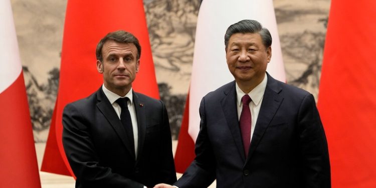 China comenta la posibilidad de colaborar con Francia para lograr la paz en Ucrania