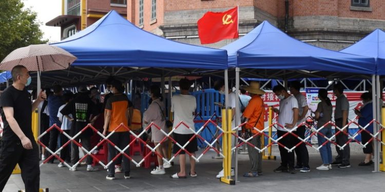 China completa en 5 días el cribado de casi toda la población de Wuhan, al sospechar de un rebrote de coronavirus