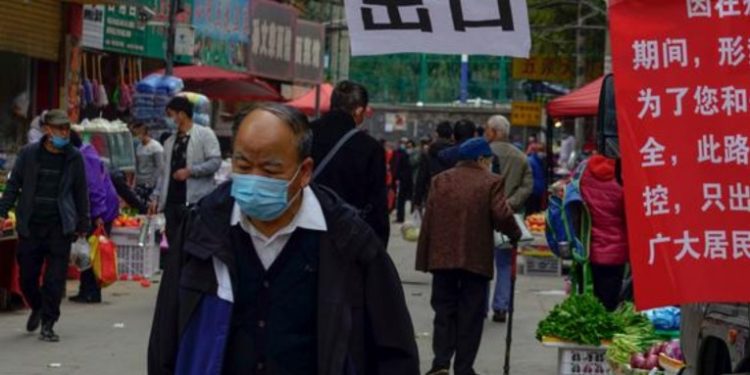 China confina una ciudad de cuatro millones de habitantes por el covid