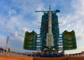 China ensayó misil hipersónico que le dio la vuelta a la Tierra, dicen medios
