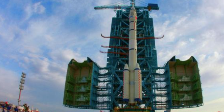 China ensayó misil hipersónico que le dio la vuelta a la Tierra, dicen medios