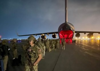 China insta a investigar los crí­menes de los militares de EE.UU. tras reportes de que dispararon contra civiles en Kabul
